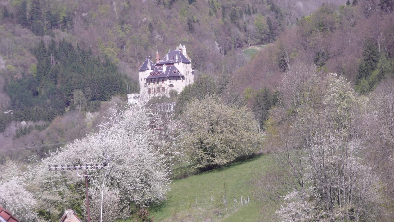 Hotel Golf Et Montagne Talloires Exteriör bild