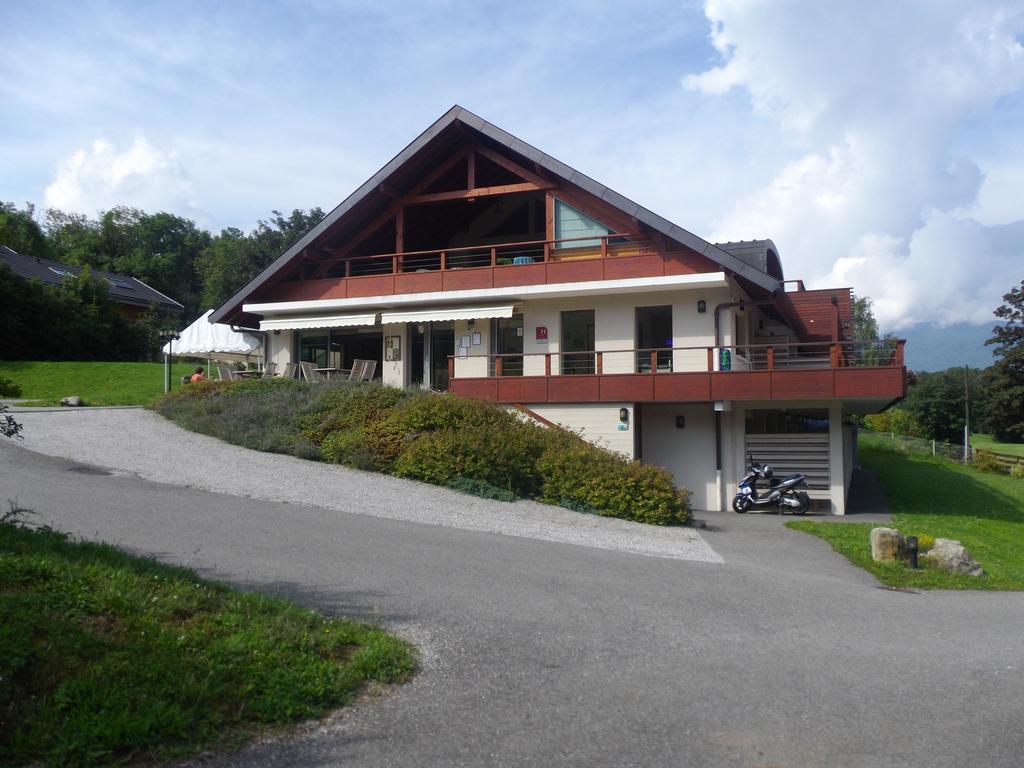 Hotel Golf Et Montagne Talloires Exteriör bild